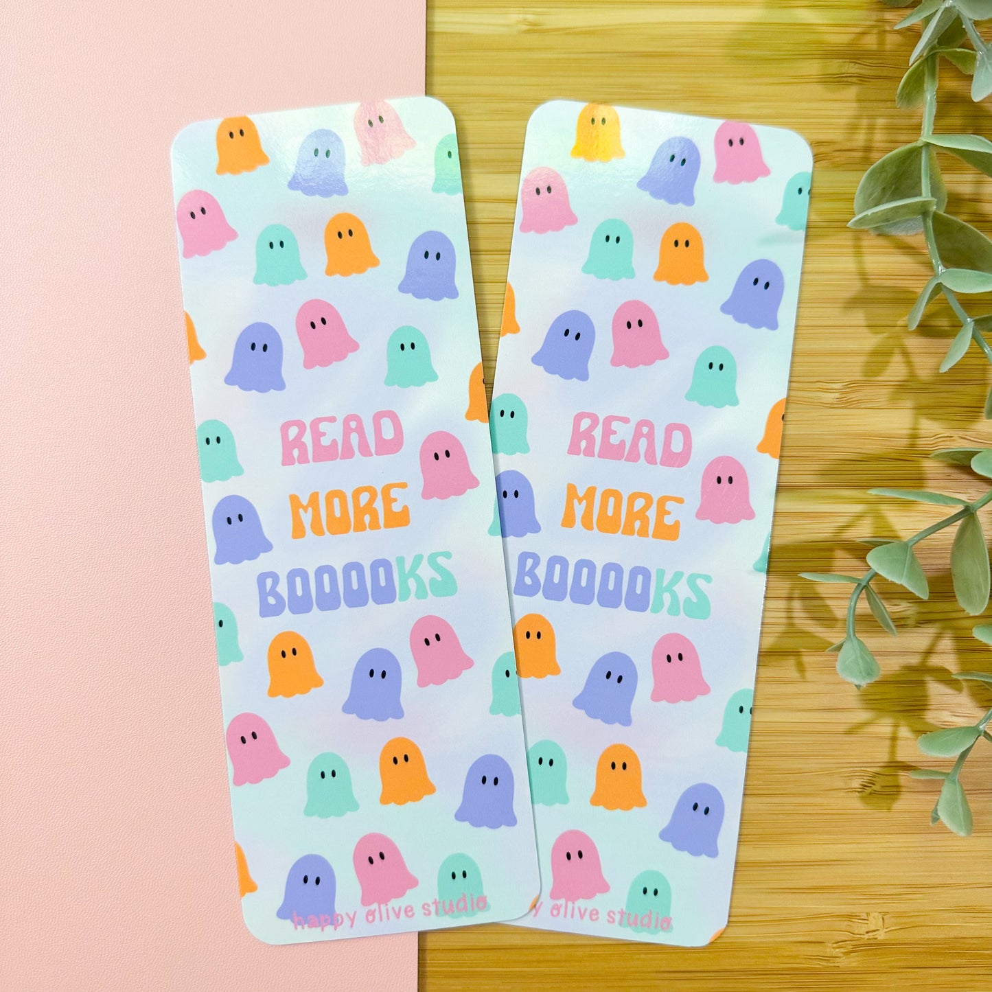 bookmark 'read more booooks'